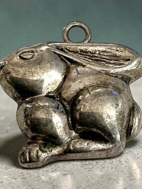 Vintage Silver Rabbit Charm Pendant Animal Design 0.75"x0.75" Collectible Jewelr